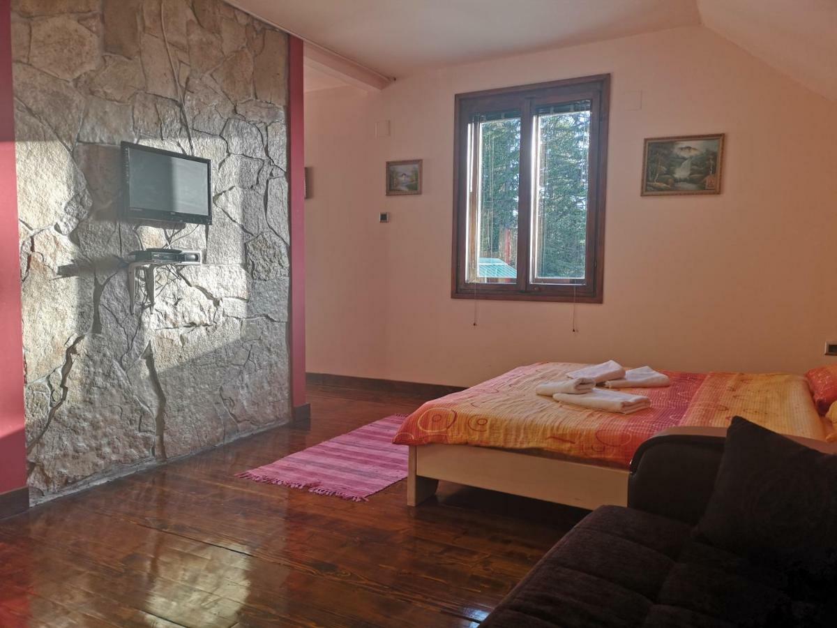 Razvrsje Co Hotell Žabljak Exteriör bild